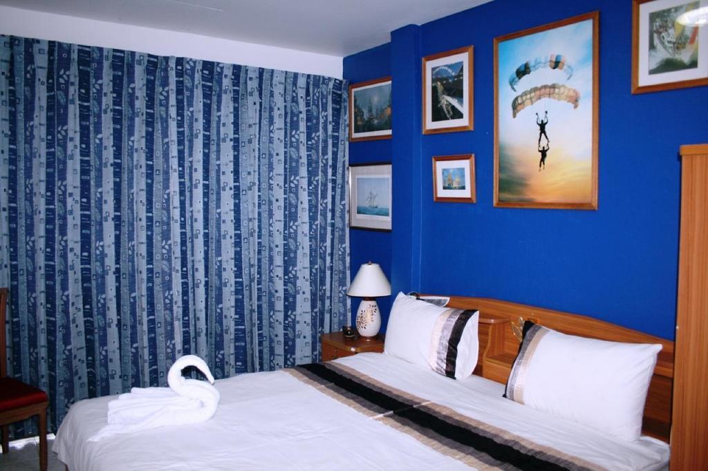 Summer Breeze Inn Hotel Phuket Room photo